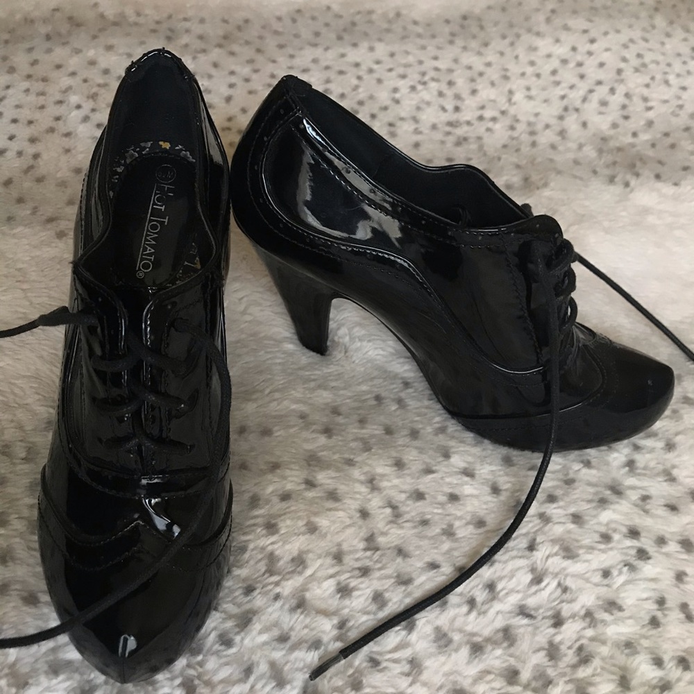 Black shiny booties